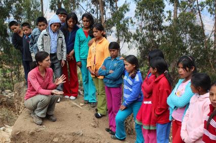 Making snow cones on a Sunday in the village on Ancoracá, Cordillera Negra (Ancash, Peru)